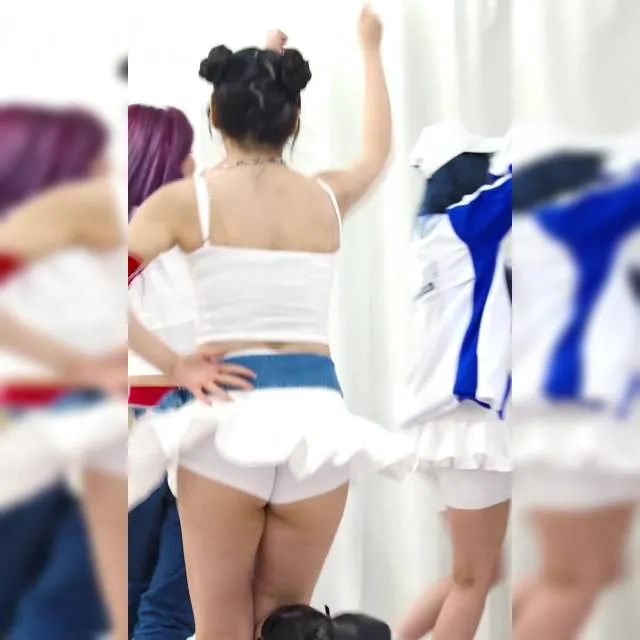 팬들이 코 앞에서 보는 시그니처 클로이 제대로 먹은 흰 속바지 ㄷㄷ