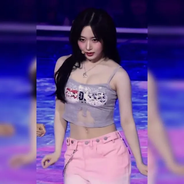 위에서 본 시스루 회색 끈나시 찰랑이는 가슴골 엔믹스 오해원