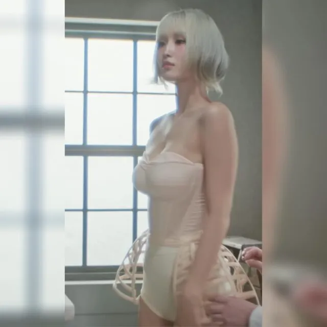 살색 코르셋 입고 가슴골 노출 레전드 찍은 트와이스 모모