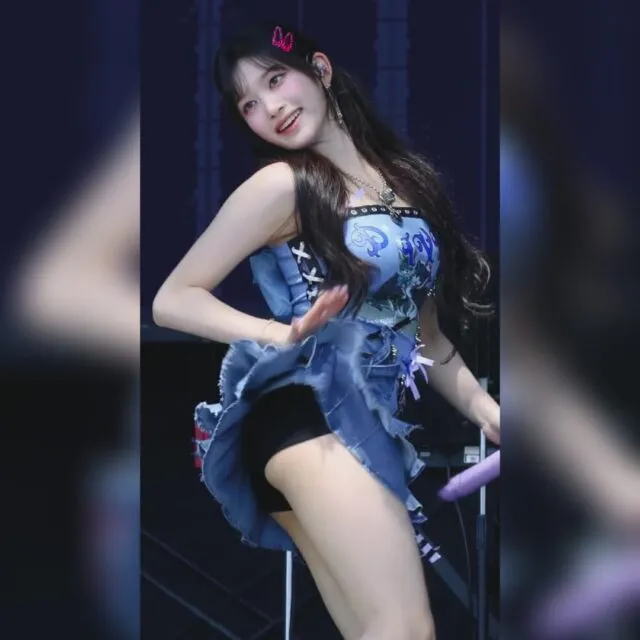 데님원피스 살랑거리는 턴동작 아이브 이서 아찔한 엉벅지 노출