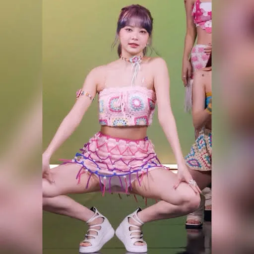 르세라핌 홍은채 쩍벌로 앉아 버리는 안무