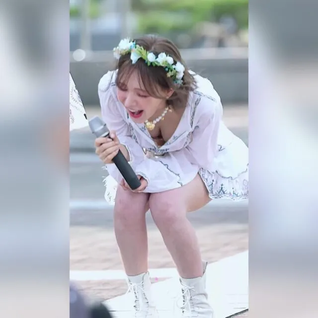 웃다가 방심해버린 레드벨벳 웬디 움짤