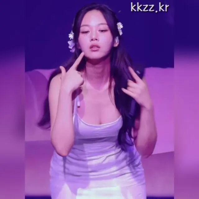 참하게 숙이는 비비