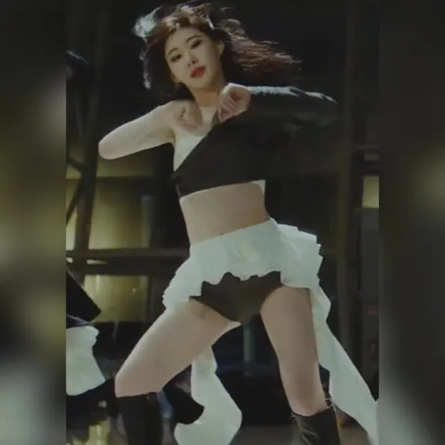 있지 채령 속바지 보다 짧은 의상