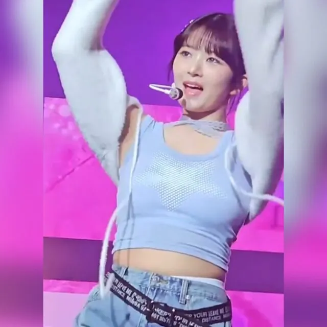 아이브 레이 묵직한 파란 탱크탑