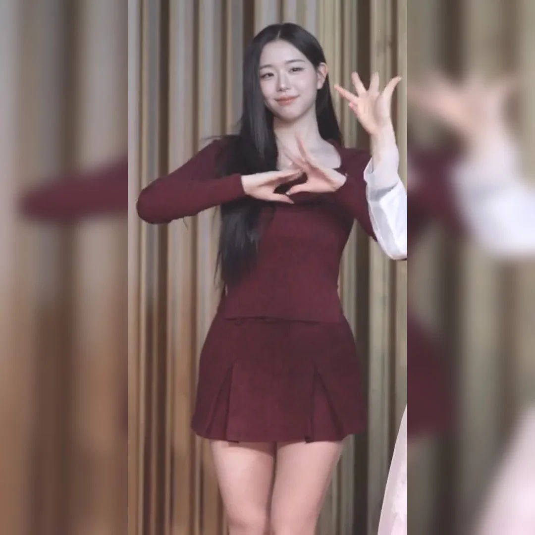 트리플에스 김채연, 레드와인빛 의상 속 묵직한 자태의 레전드 무대