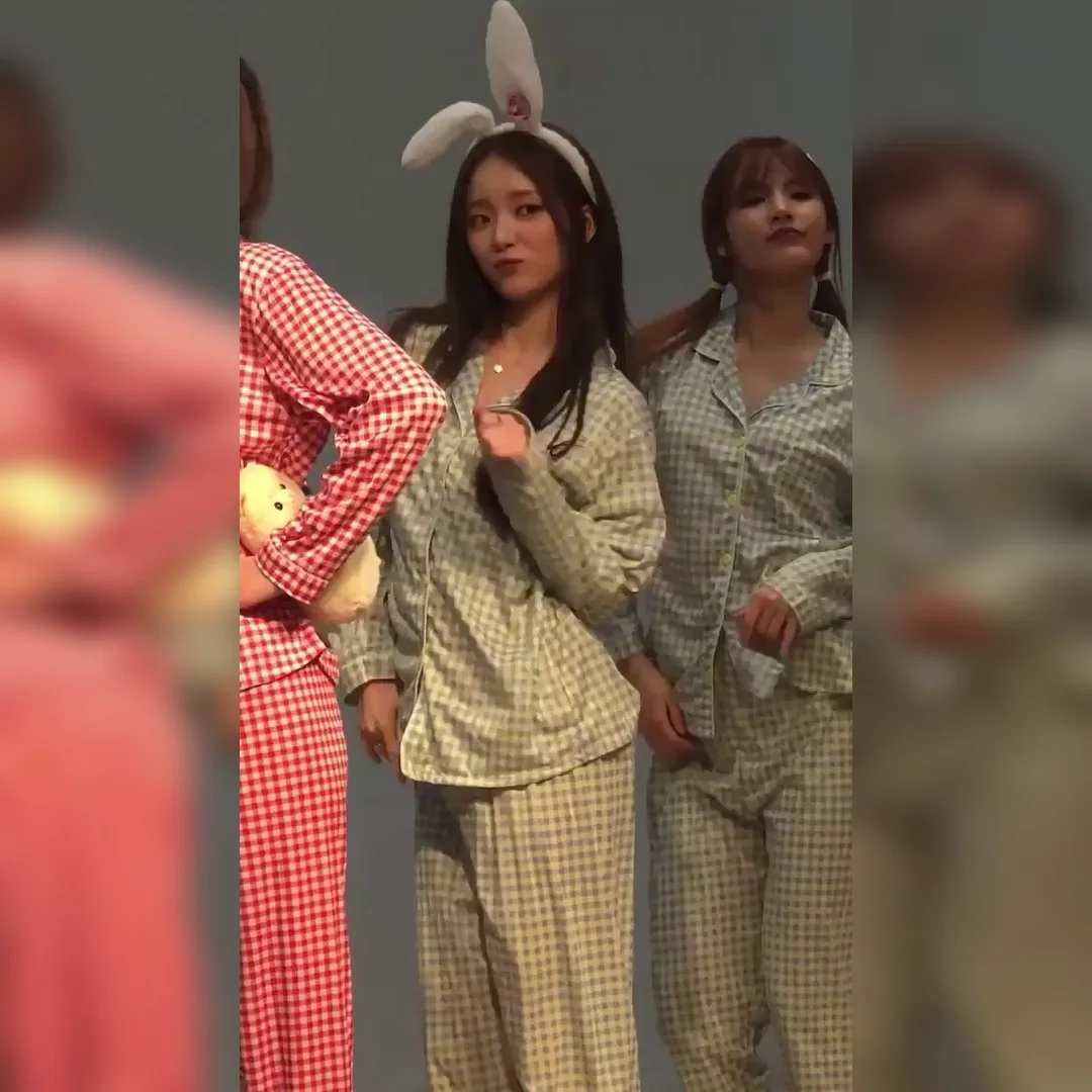 아이칠린 최신 시스루 잠옷 팬싸 레전드 직캠 4K