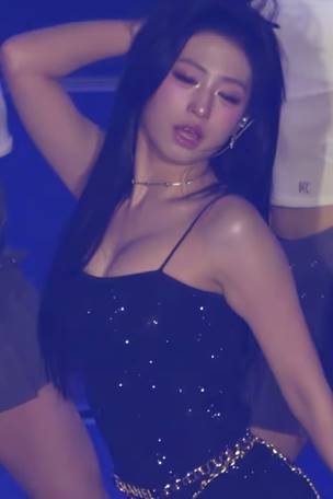 ショートで上品なワンピース BABYMONSTER アヒョン GIF