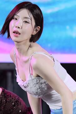 精致无袖Brave Girls（BBGIRLS）尤娜动图