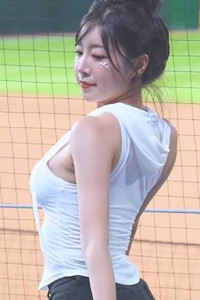 민소매 후드티 안지현 치어리더 움짤