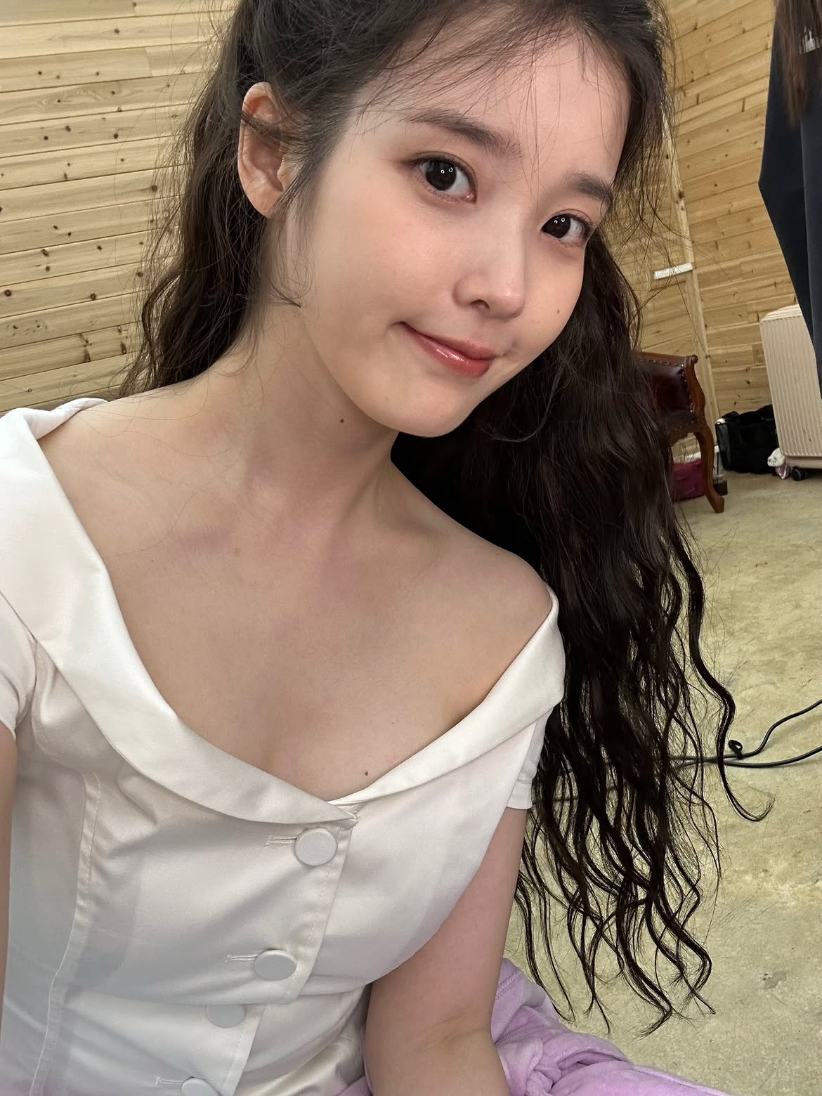 Every Time IU Wears a Dress With a Deep Plunge, People’s Eyes Keep Being Drawn to the “Point”