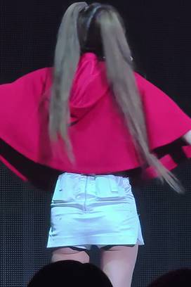 짧은 치마 속바지 뒤태 최예나 움짤