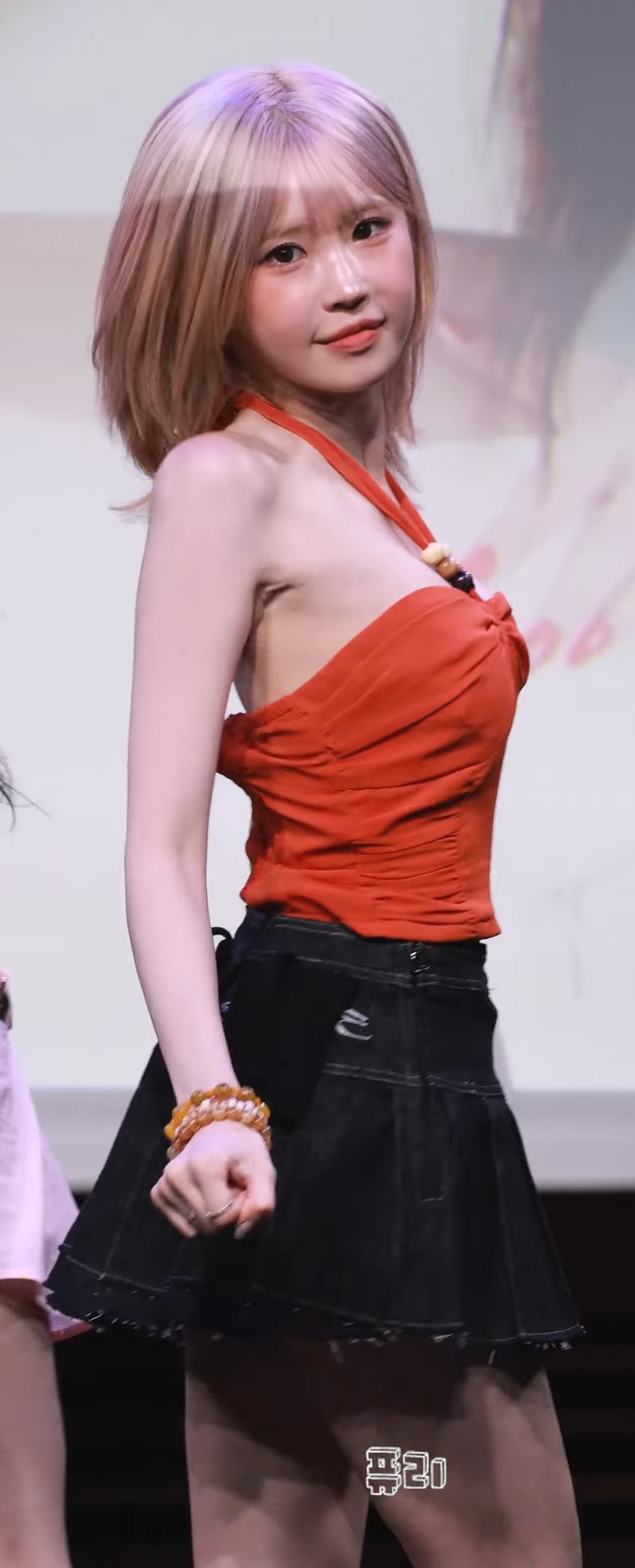fromis_9 Fan Meeting Song Ha-young Cool Red Halter Neck Side Slit Pheromones
