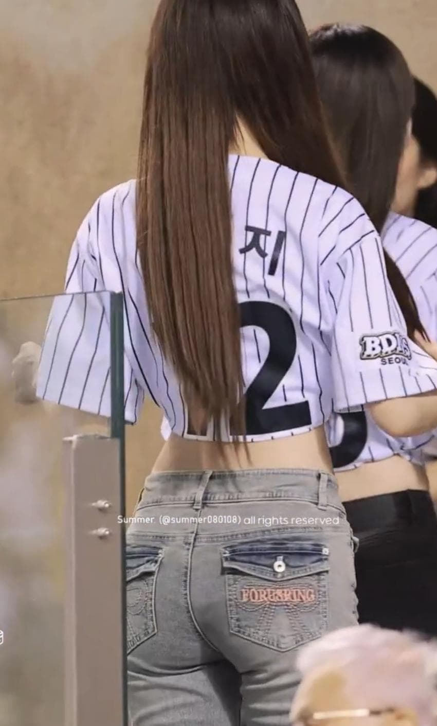 트리플에스 곽연지 시구 LG 유니폼 + 청바지 잘록한 복부 야꼽