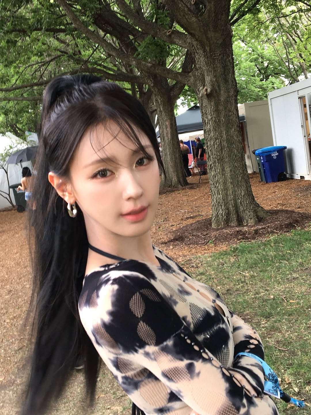 米娅恩穿黑色比基尼 透视感露脐短上衣 性感腹部与肚脐 拉拉波莎 #2