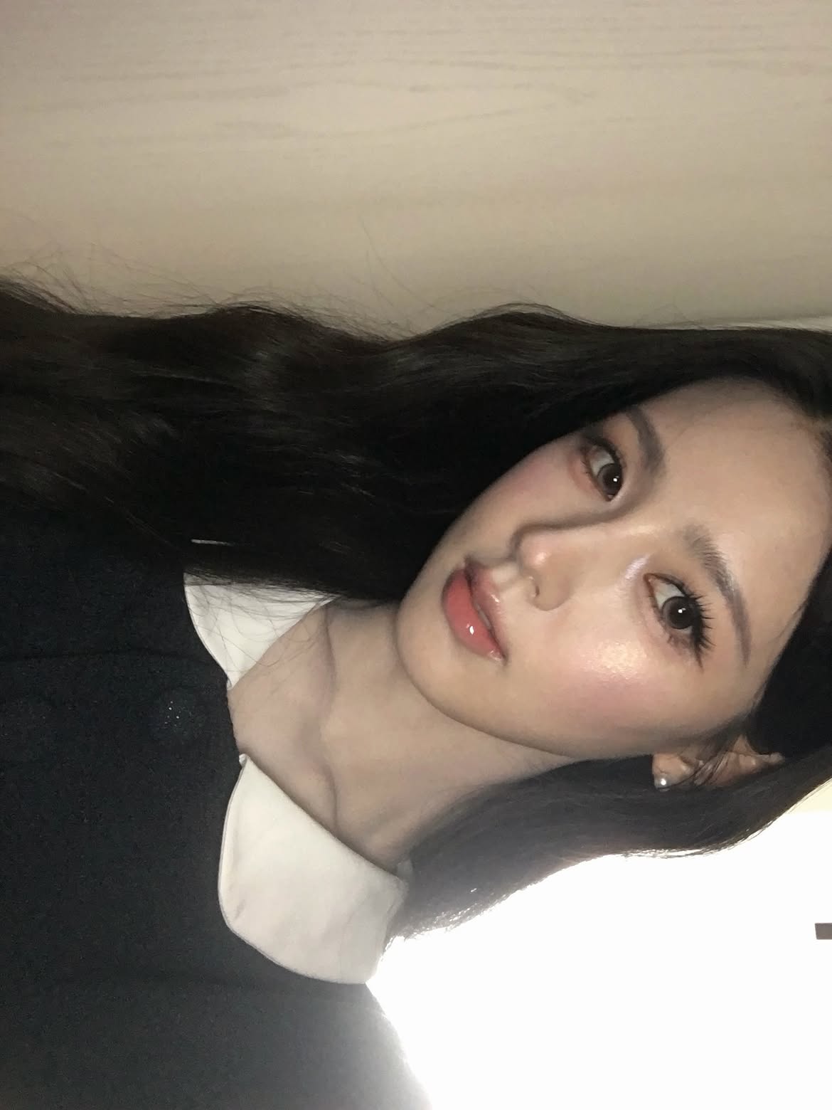 아이들 미연 남색 크롭 여성정장 잘록한 복부 배꼽 - 인스타