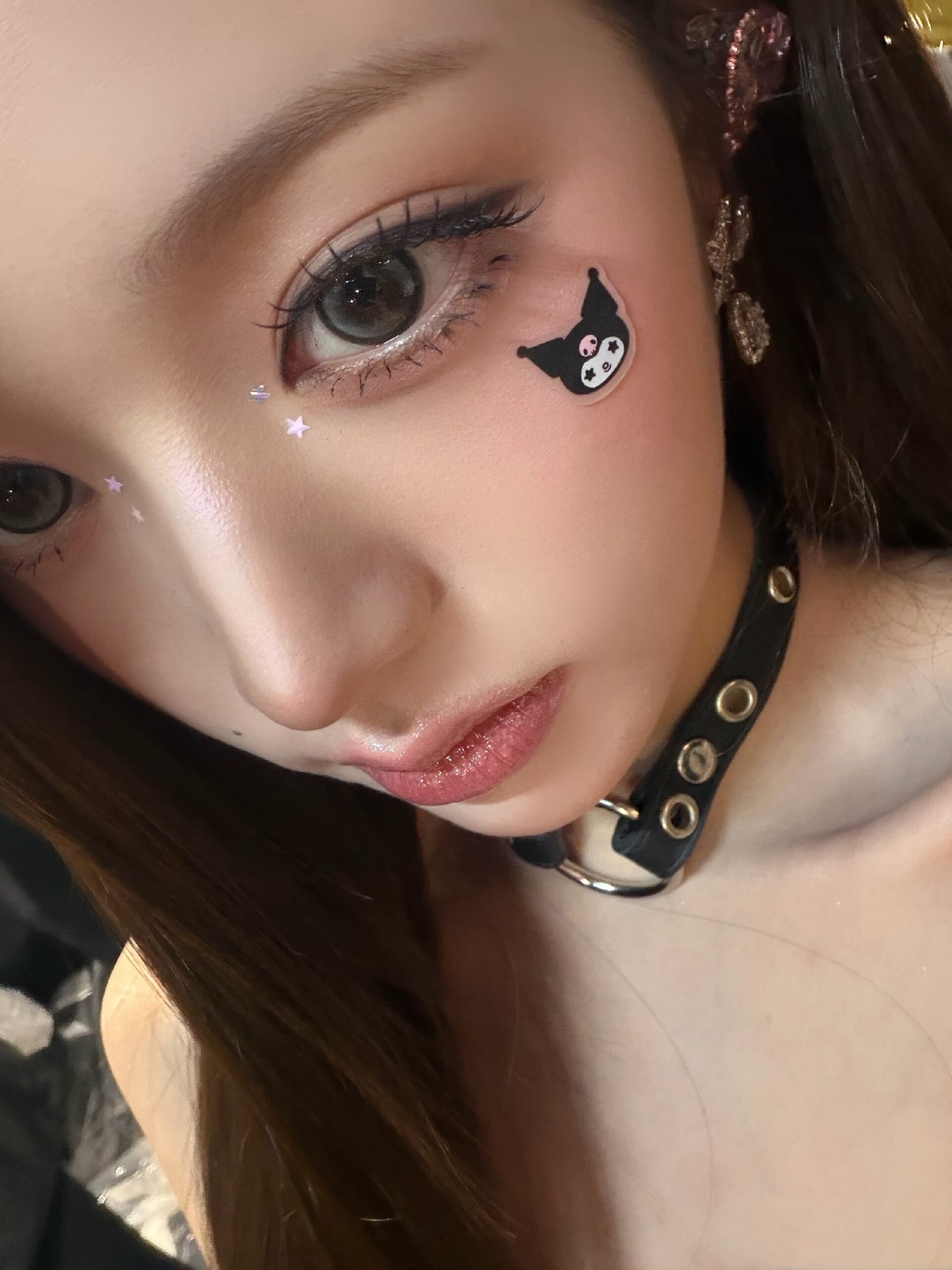 IVE 张元英 红色皮革束身衣 撩人胸部线条吸睛 - Instagram