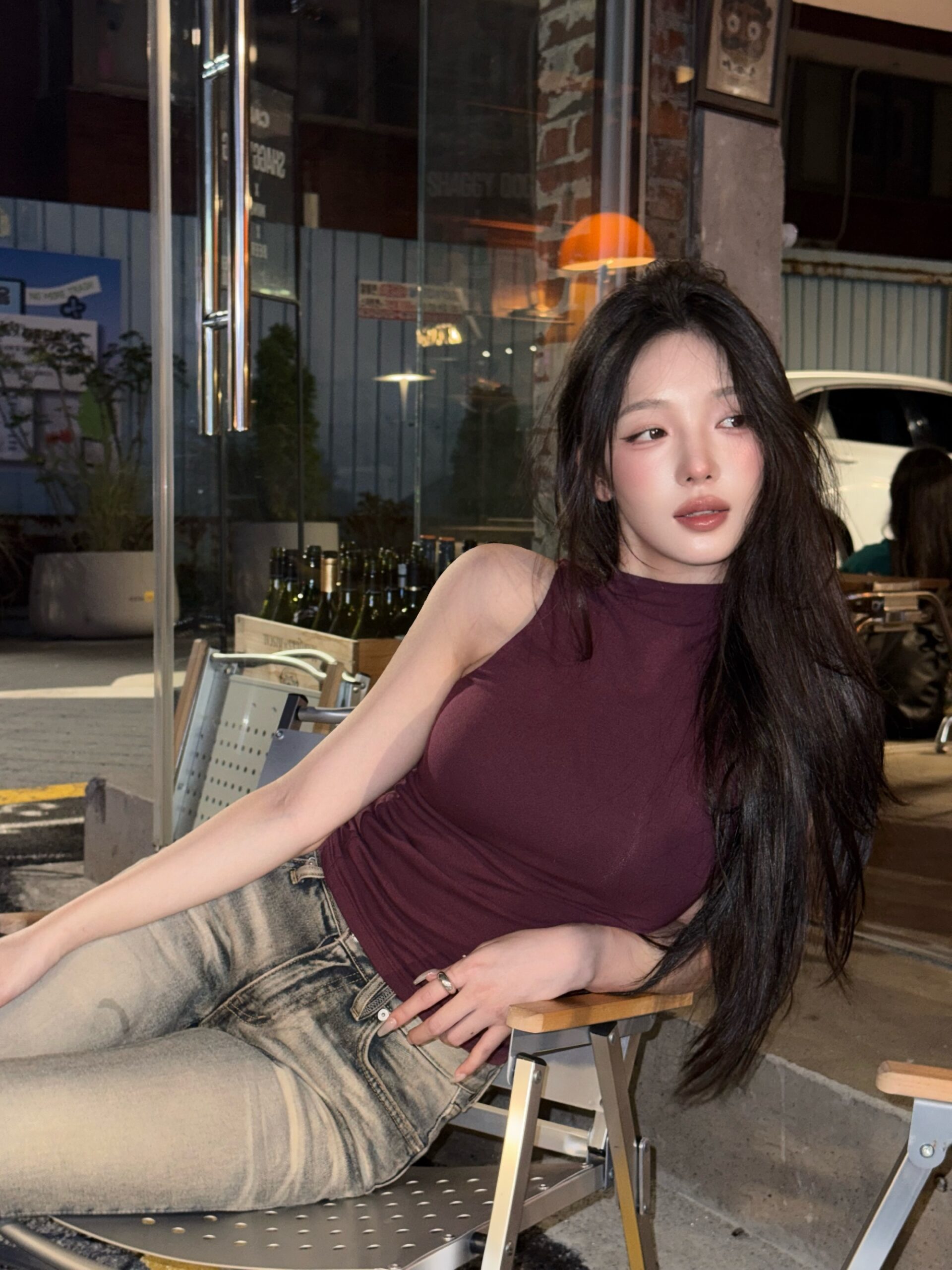Former fromis_9 Noh Ji-sun’s heavy, deep purple sleeveless underarm pheromones