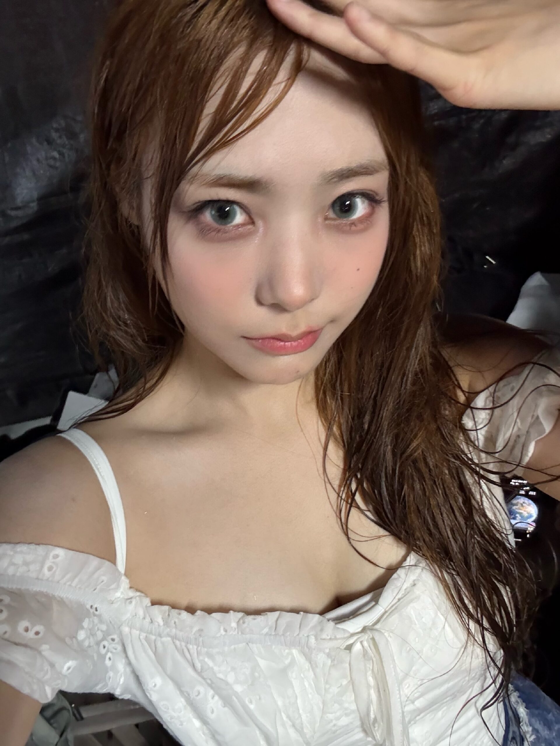 QWER Siyeon Pure-White Ruffled Blouse Subtle Cleavage - Instagram