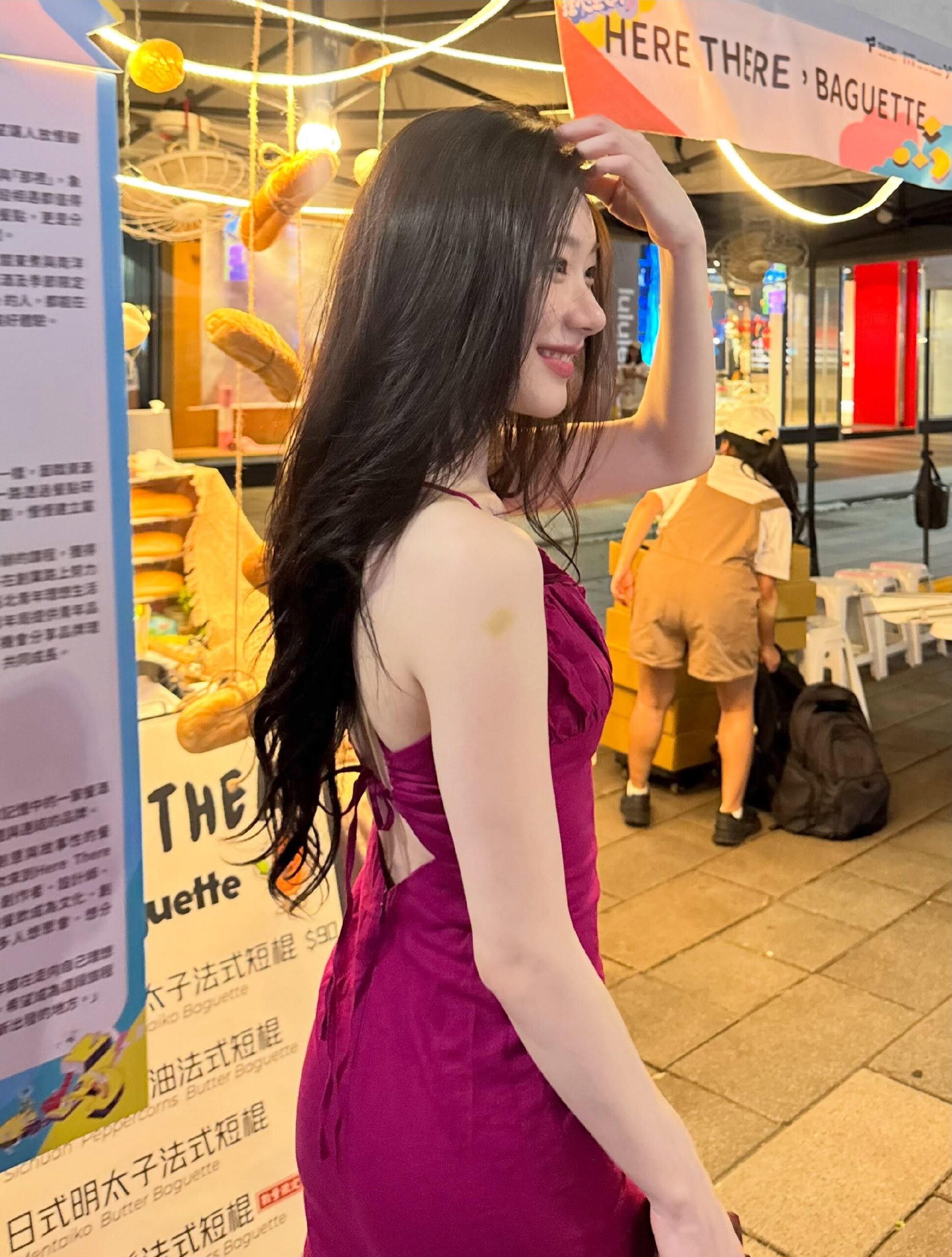 彼女感のある写真みたいなITZY チェリョン 紫ミシルック ヒップポーズ - インスタ