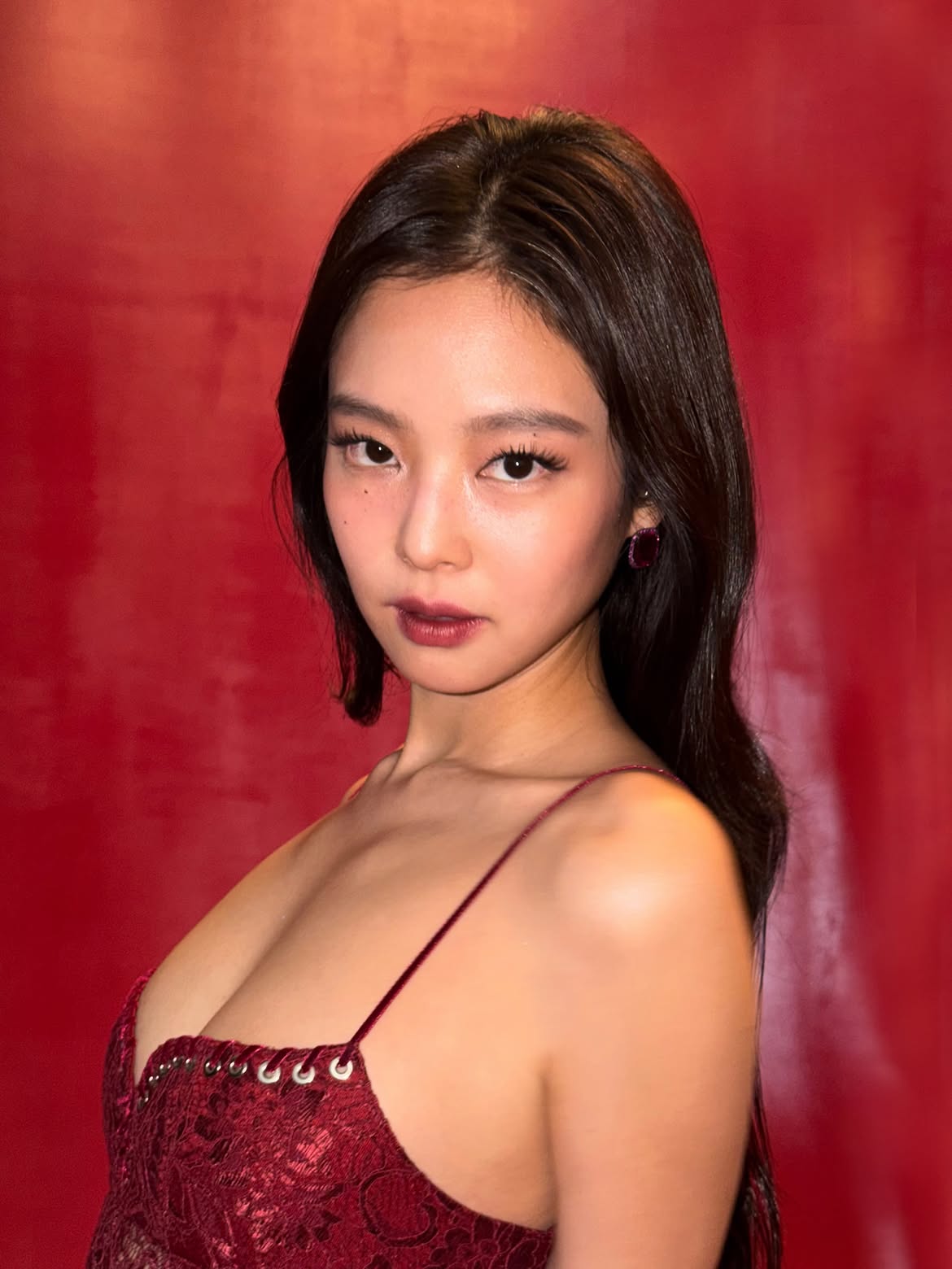 BLACKPINK ジェニー Instagram 涼しげなランジェリードレス 胸元 すっきり体型