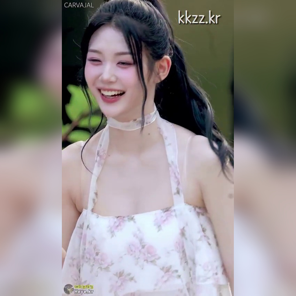 TripleS Shared “GIF” of Bin with Great Fan Service