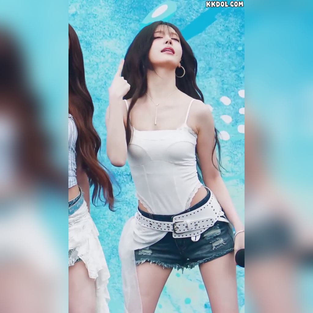 캐리비안베이 리즈 화이트 모노키니 + 청핫팬츠 슬렌더 몸매