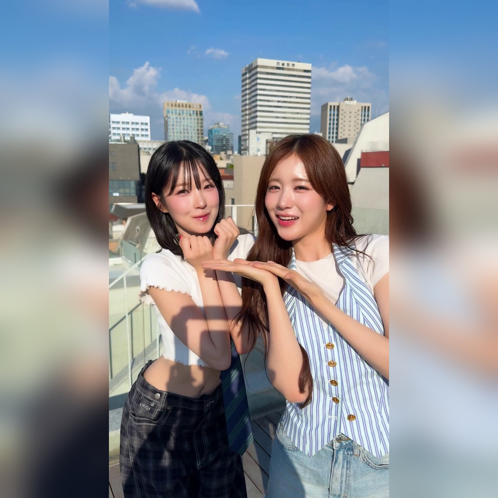 チャレンジを撮るベク・ジホン ホワイトのクロップド制服 セクシーな腹部とスリムなヒップライン