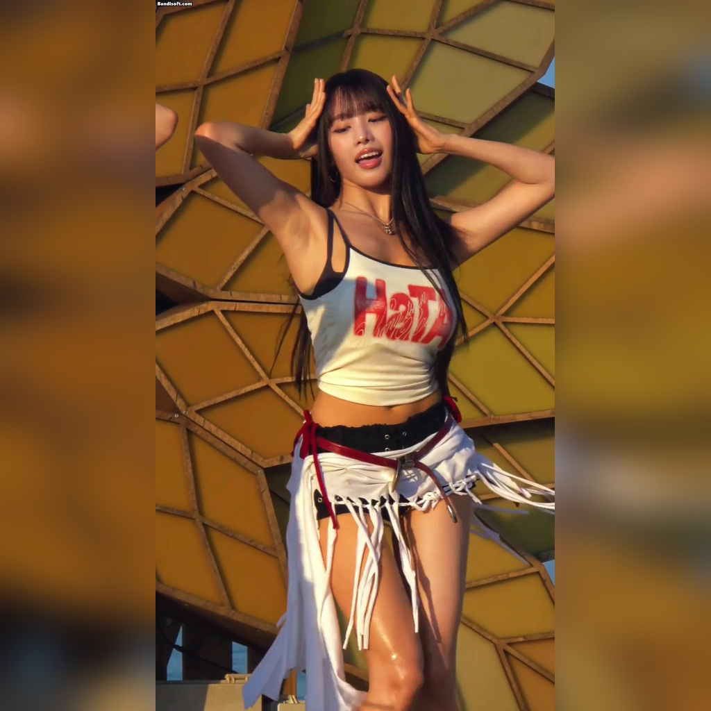 키오프 나띠 검정 브라 삐져나온 흰 끈나시 묵직한 가슴골 무빙