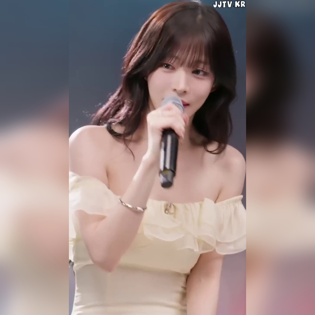 노란 오프솔더 드레스 미모 프로미스나인 이채영 fromis_9 Lee Chae Young