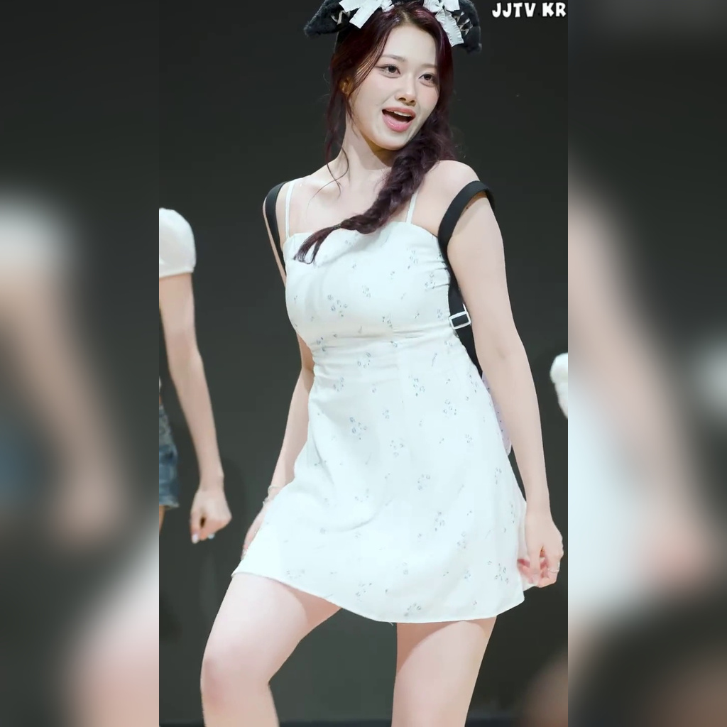 끈나시 원피스 옆으로 땋은 머리 클라씨 원지민 CLASSy Won Ji Min