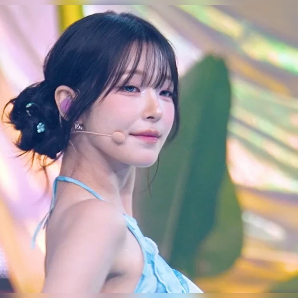 백지헌 하늘색 하와이안 홀터넥 매끈한 등짝 + 팬사인회 포토타임