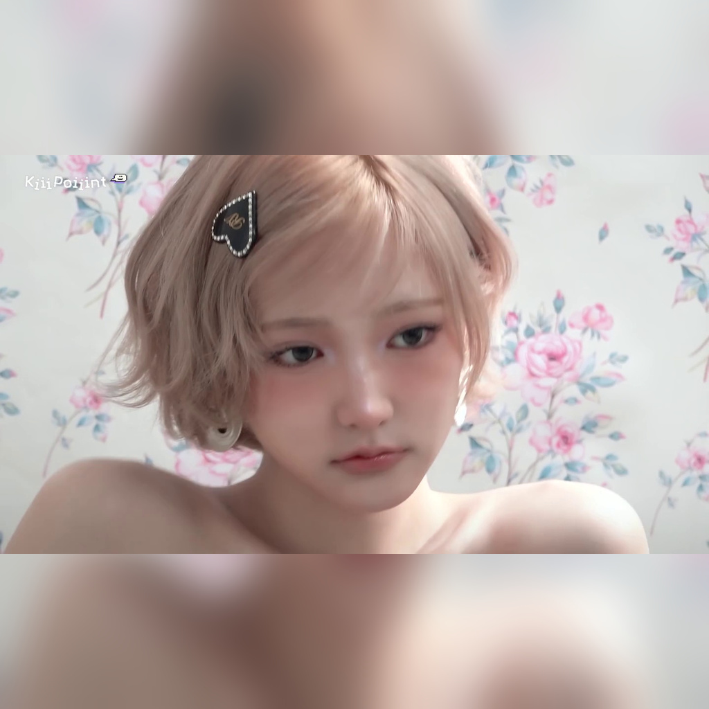키키 지유 오프숄더 상상력을 자극하는 매끈한 어깨