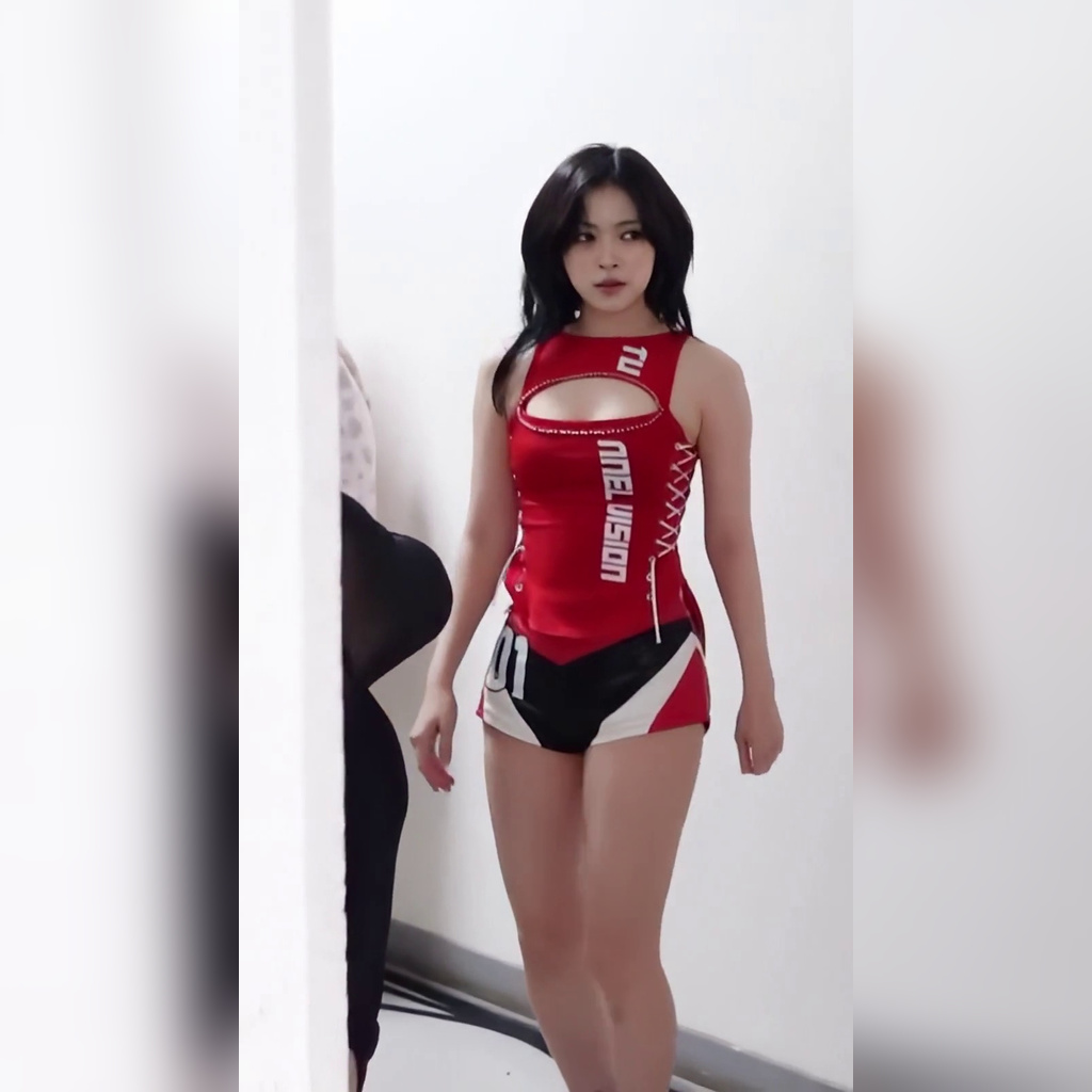 Ryujin Waiting in the Hallway with Her Legs Loose, Red Corset, Shaking Thighs