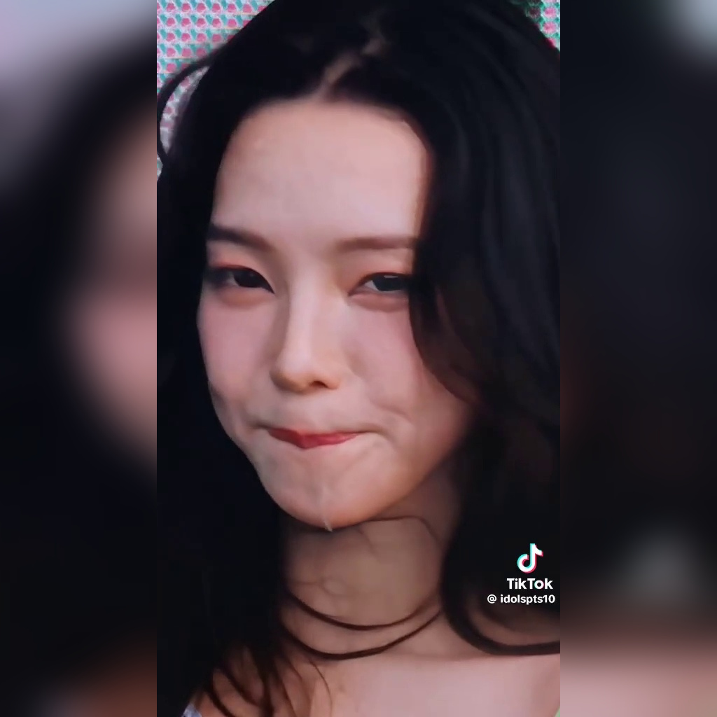 Karina spills while swallowing a white, foamy liquid – 2026 Waterbomb