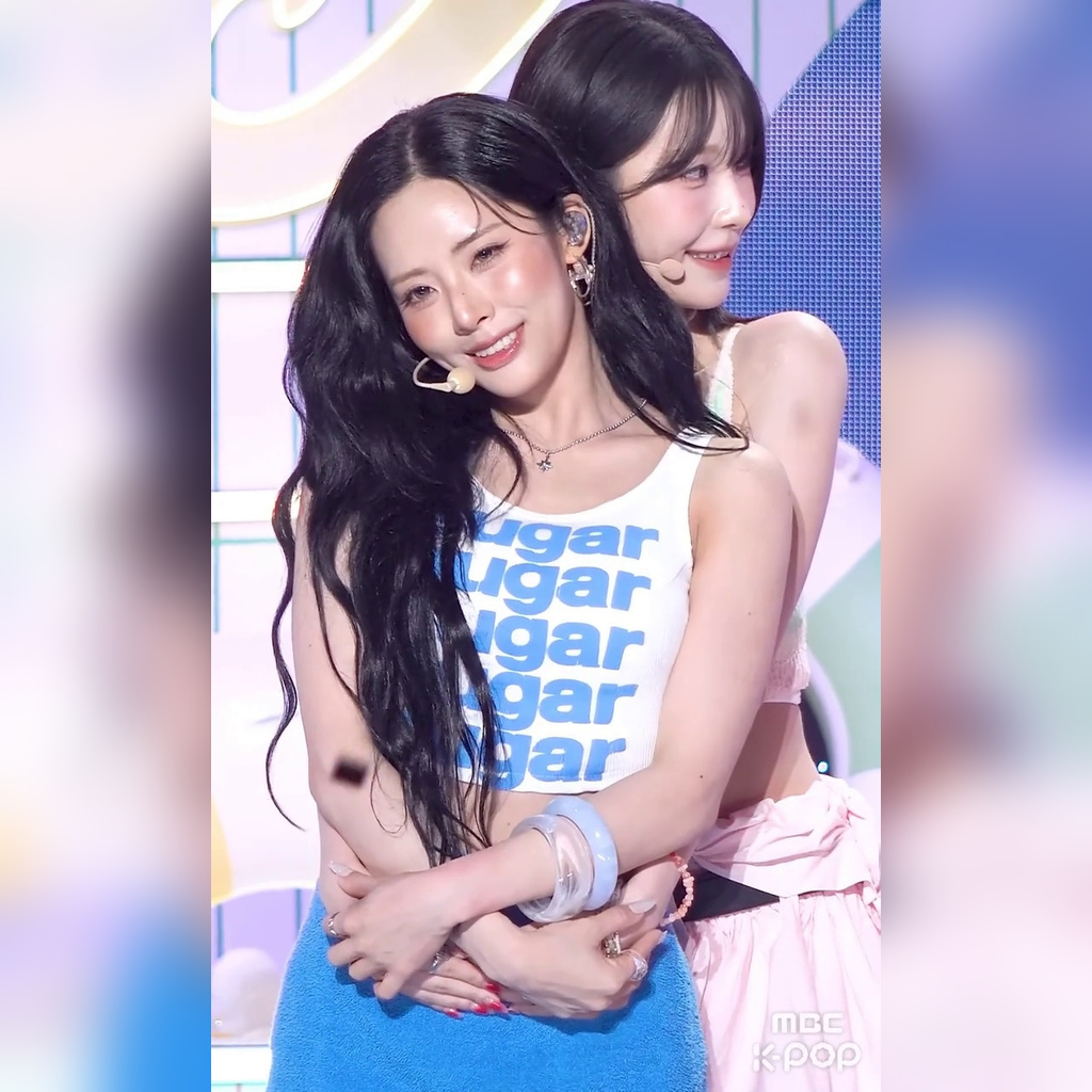 박지원 시원한 흰 나시 + 파란 타올 초미니 떨리는 허벅지 내전근