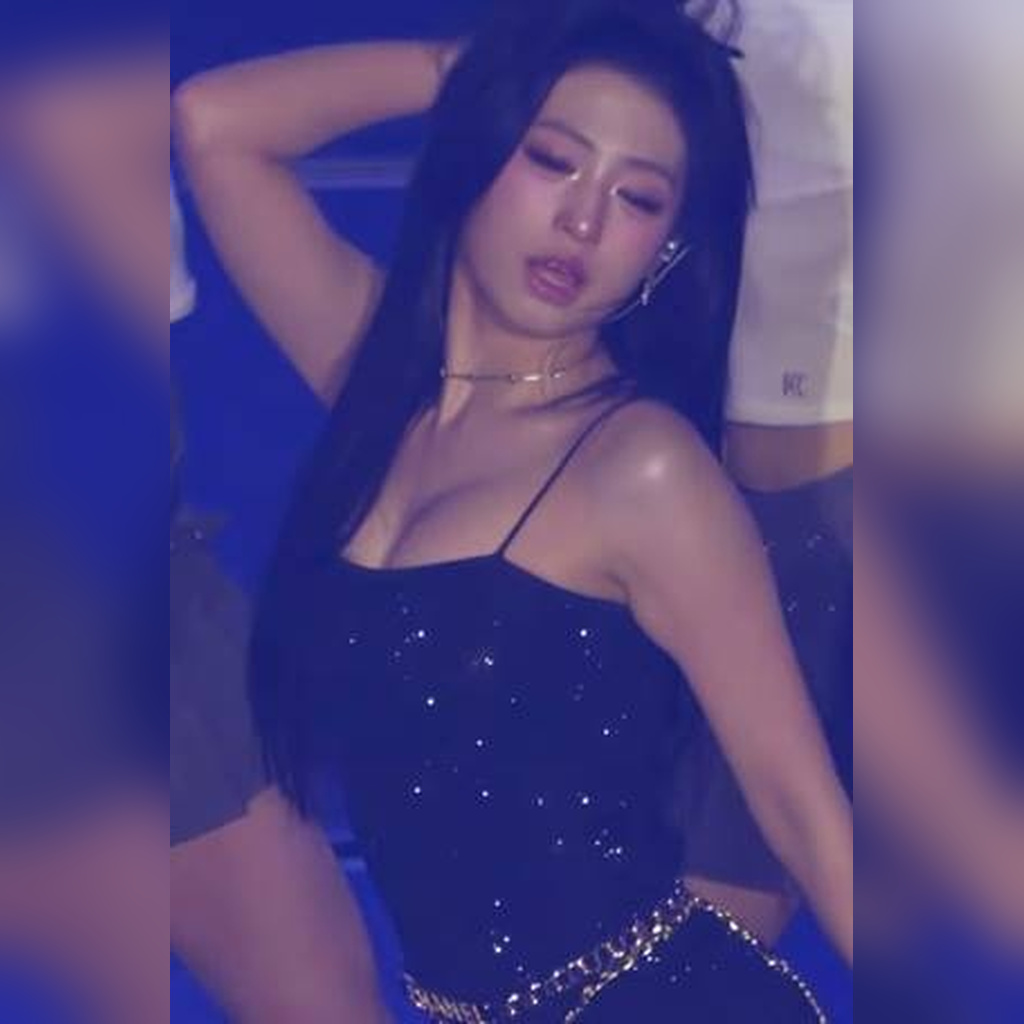 Short and Fine One-Piece Dress BABYMONSTER Ahyeon GIF