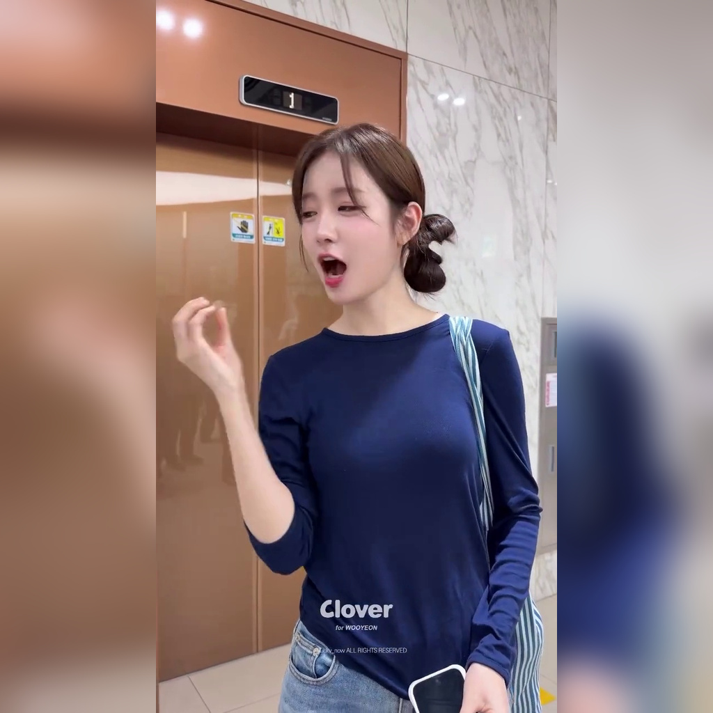 우아 우연 퇴근길 브라 은근히 비치는 남색티 + 청바지 몸매