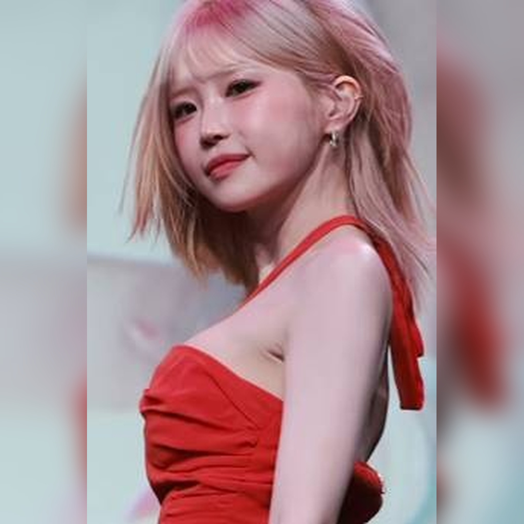 红色挂脖上衣 PROMIS9 宋河泳 GIF