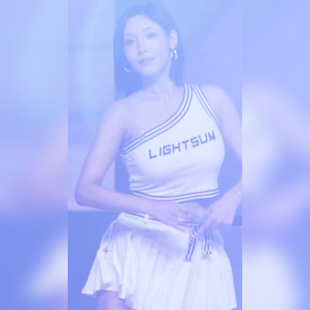 LIGHTSUM チョウォン ホワイト ワンショルダー + テニススカート 重みのあるムービング