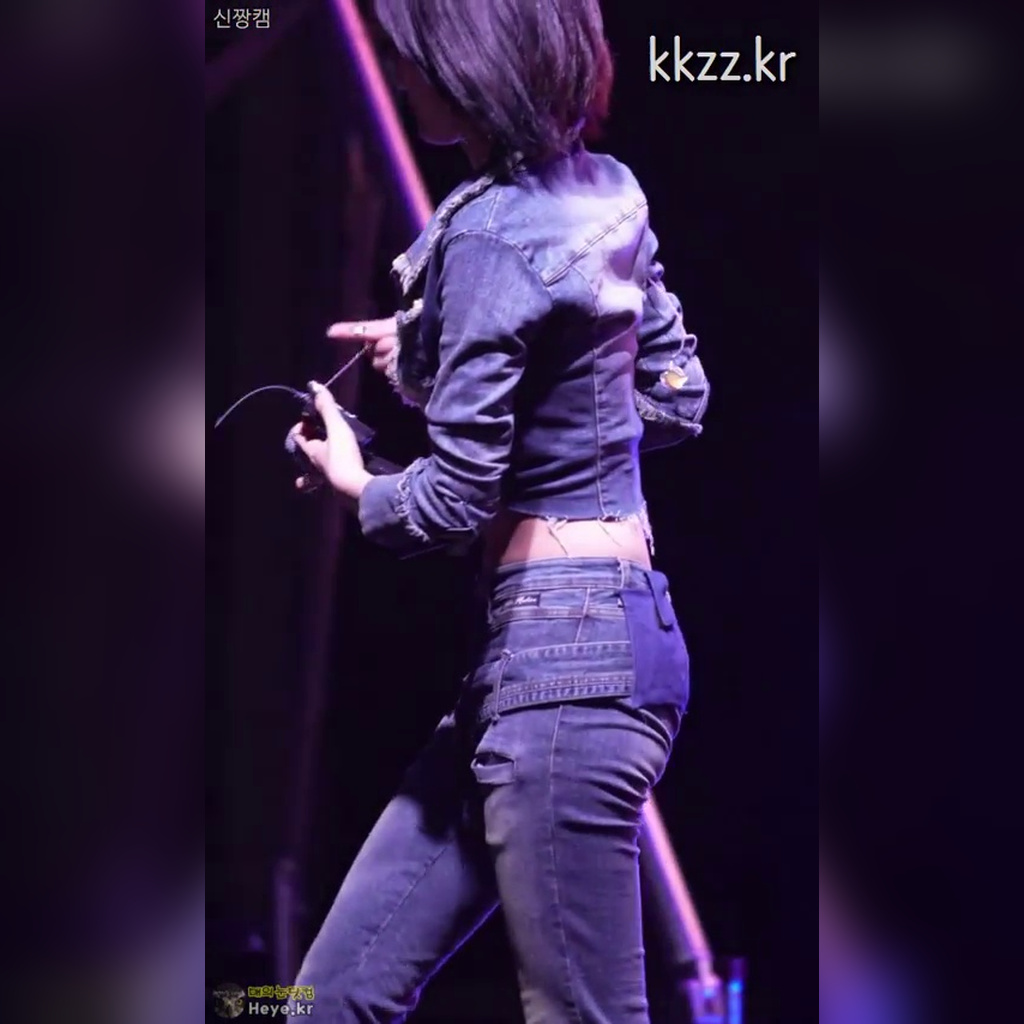Jeans Fit Billie Si-yoon GIF