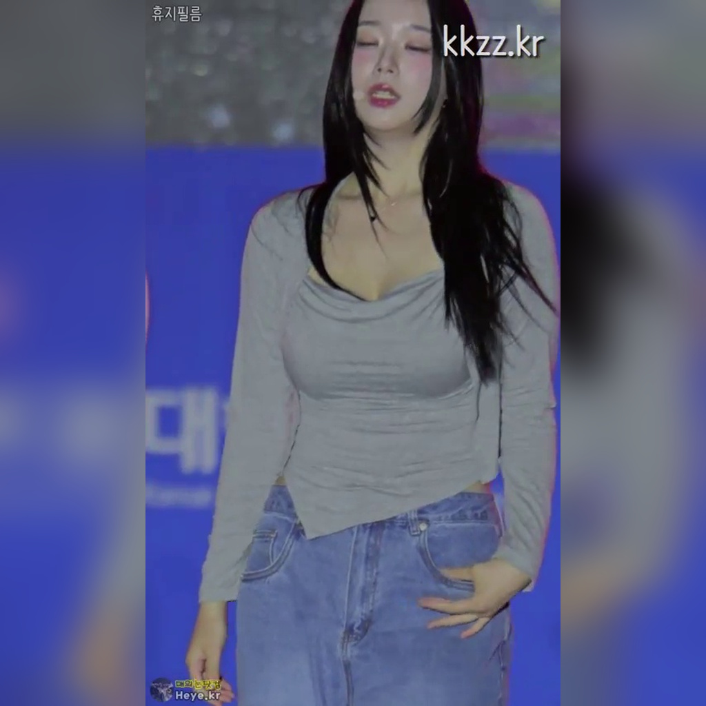 重みのあるパインなTripleS キム・チェヨン GIF