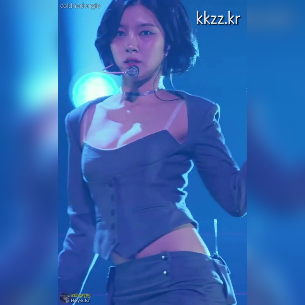 Kepler Kim Da-yeon GIF of a Momentary Glimpse