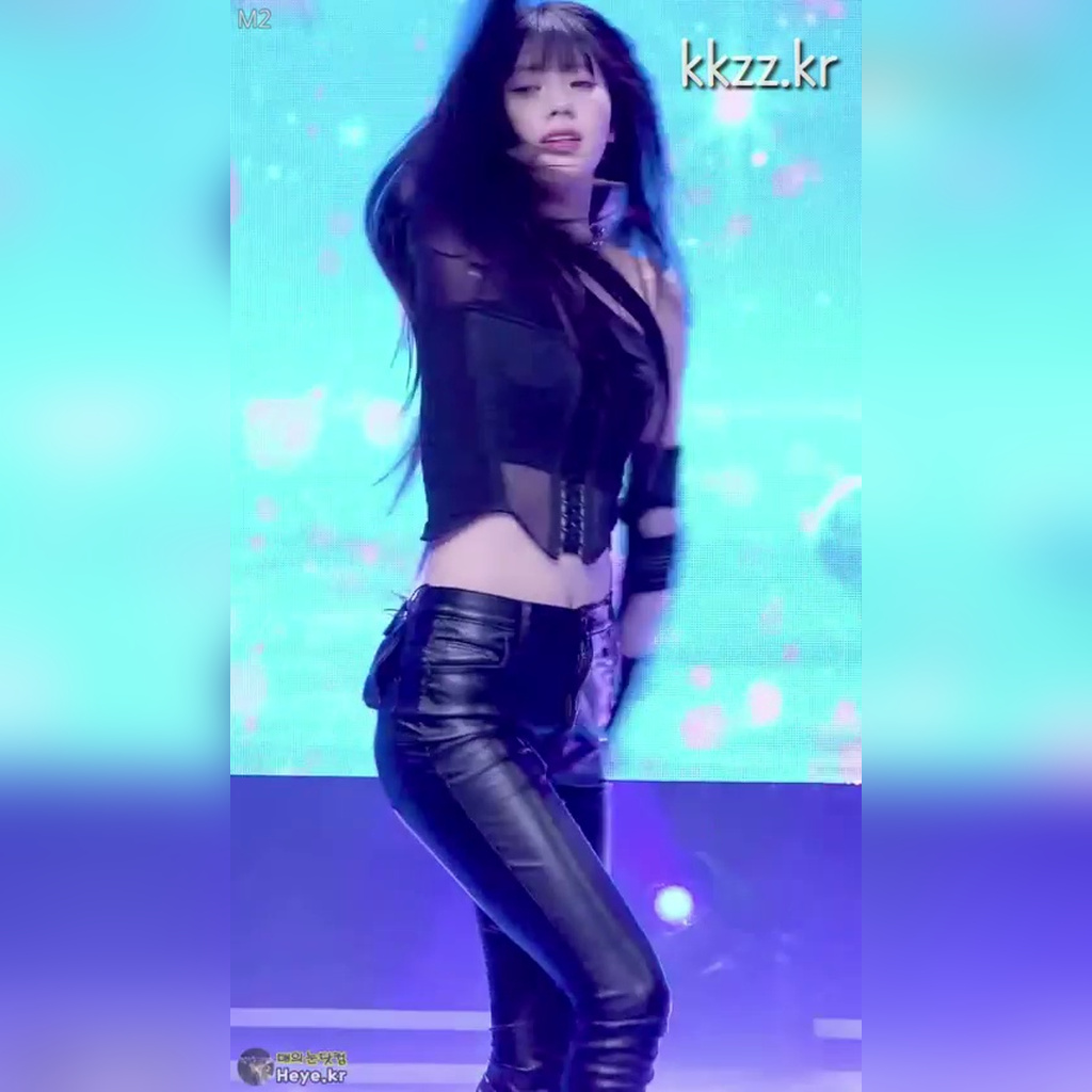 Izuna Koko leather pants behind-the-scenes gif