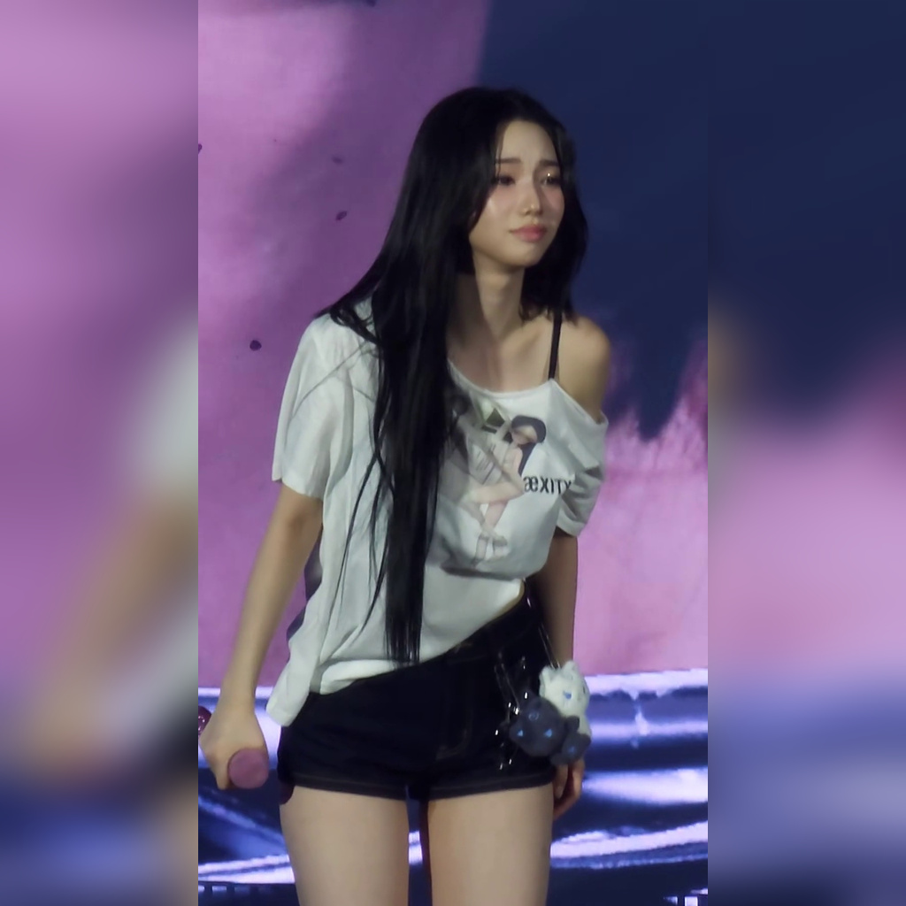 카리나 콘서트 검정 핫팬츠 + 돌핀팬츠 뒤태 실한 허벅지 엉덩이핏
