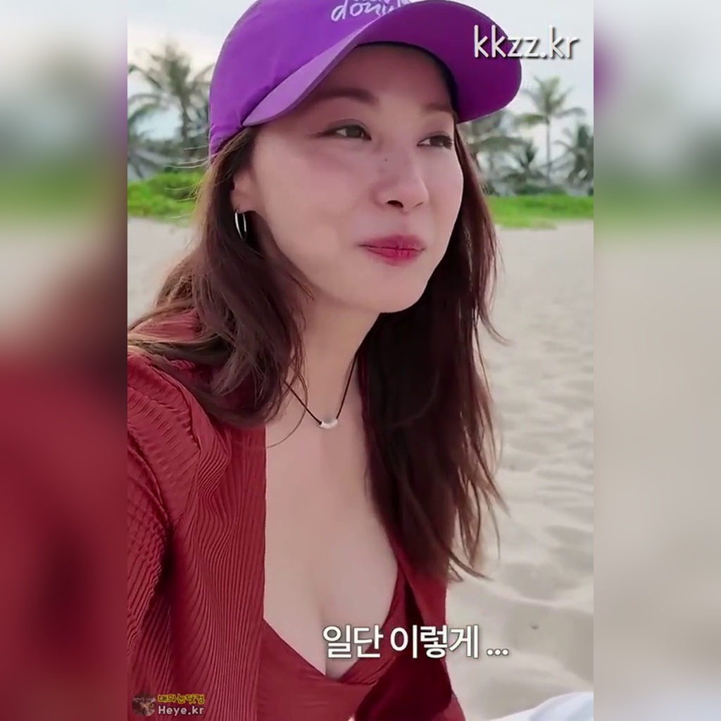 Pro YouTuber Yoo In-young GIFs