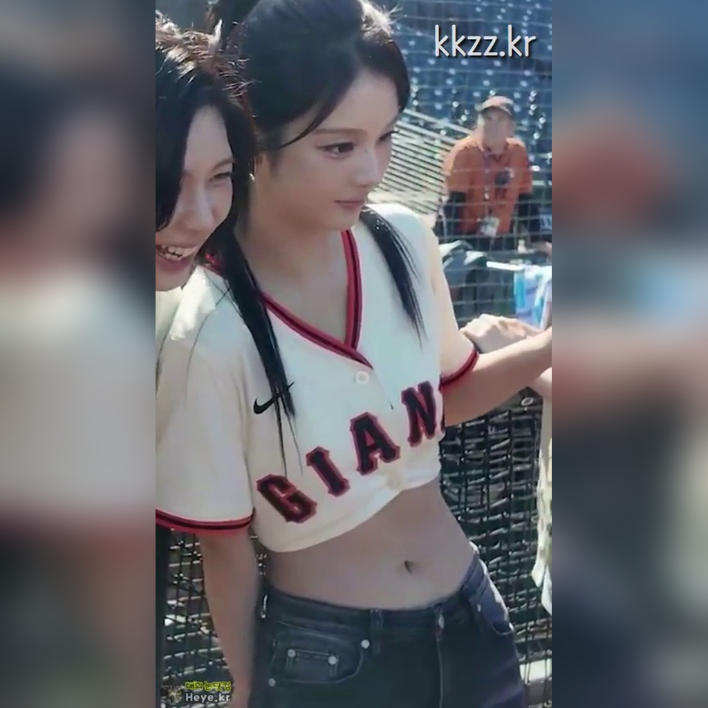 NMIXX Sul-Yoon GIFs in a Jeans Fit in the San Francisco Giants Uniform