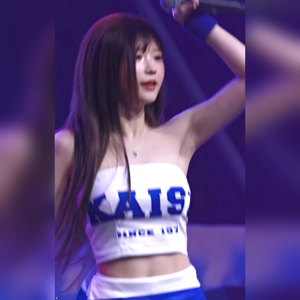 Kite Festival Song Ha-young’s Refreshing White Tube Top Underarm Pheromone