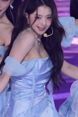 파인 드레스 프로미스나인 이나경 움짤
