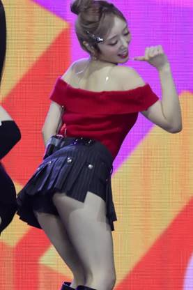 Fluttering Skirt RaItssum Hina GIF